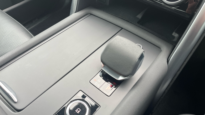 Land Rover Discovery 3.0 D300 R-Dynamic HSE 5dr Auto Diesel Station Wagon